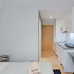 Lovely Fully Equipped Near Subway N13