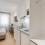 Lovely Fully Equipped Near Subway N13 Διαμέρισμα Lisboa
