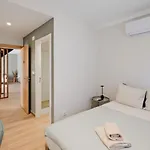 Lovely Fully Equipped Near Subway N13